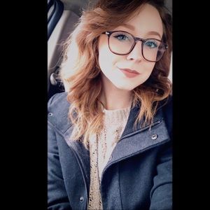 Meet your Posher, Kayla